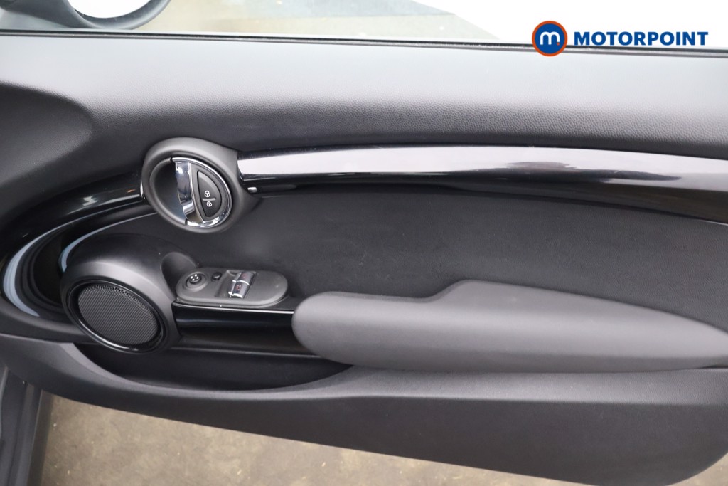 Mini Hatchback Cooper Classic Manual Petrol Hatchback - Stock Number (1630844) - 12th supplementary image