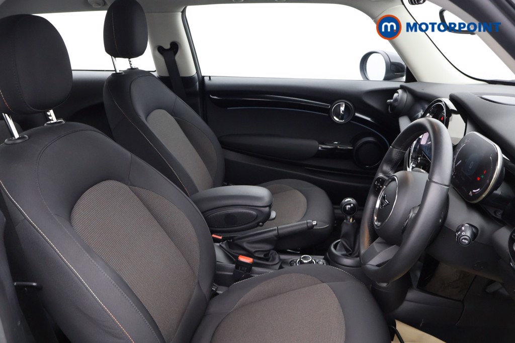 Mini Hatchback Cooper Classic Manual Petrol Hatchback - Stock Number (1630844) - 14th supplementary image