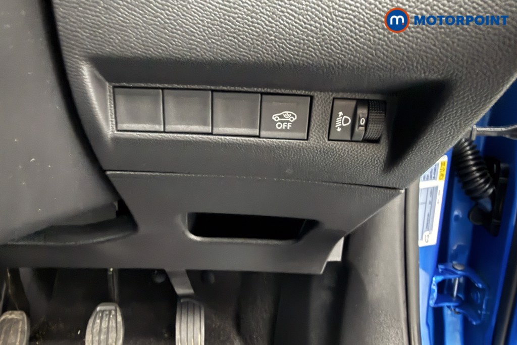 Peugeot 2008 Allure Manual Petrol SUV - Stock Number (1624955) - 11th supplementary image