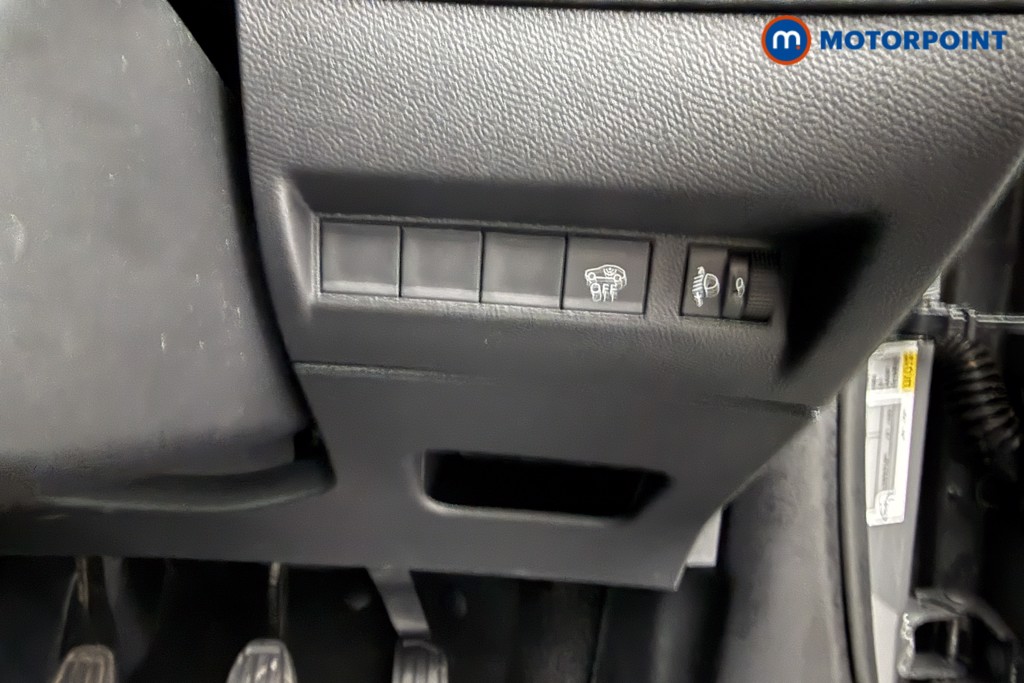 Peugeot 2008 Allure Manual Petrol SUV - Stock Number (1625014) - 12th supplementary image