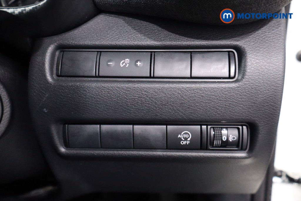 Nissan Juke Acenta Premium Manual Petrol SUV - Stock Number (1628289) - 17th supplementary image