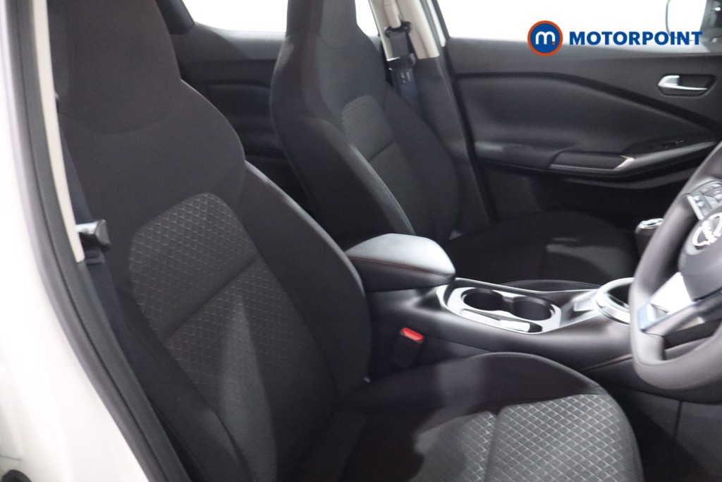 Nissan Juke Acenta Premium Manual Petrol SUV - Stock Number (1628289) - 20th supplementary image