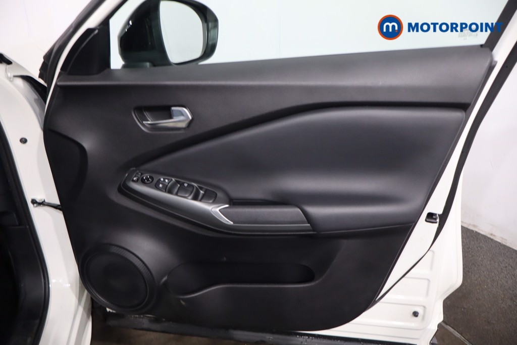 Nissan Juke Acenta Premium Manual Petrol SUV - Stock Number (1628289) - 21st supplementary image