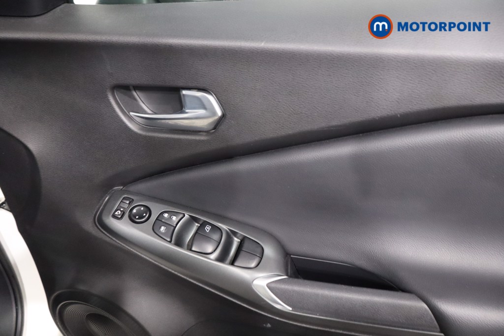 Nissan Juke Acenta Premium Manual Petrol SUV - Stock Number (1628289) - 22nd supplementary image