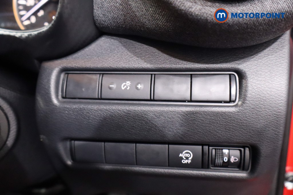 Nissan Juke Acenta Premium Manual Petrol SUV - Stock Number (1628973) - 17th supplementary image