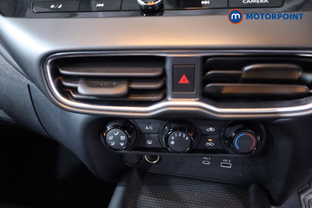 Nissan Juke Acenta Premium Manual Petrol SUV - Stock Number (1628973) - 18th supplementary image