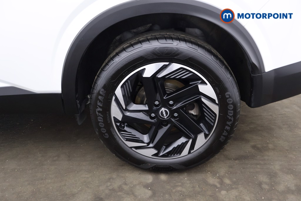 Nissan Qashqai N-Connecta Manual Petrol SUV - Stock Number (1630381) - 21st supplementary image