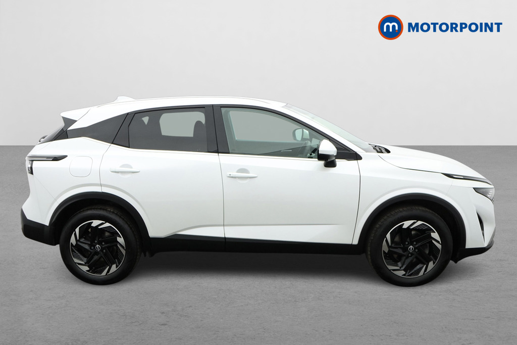Nissan Qashqai N-Connecta Manual Petrol SUV - Stock Number (1630381) - Drivers side