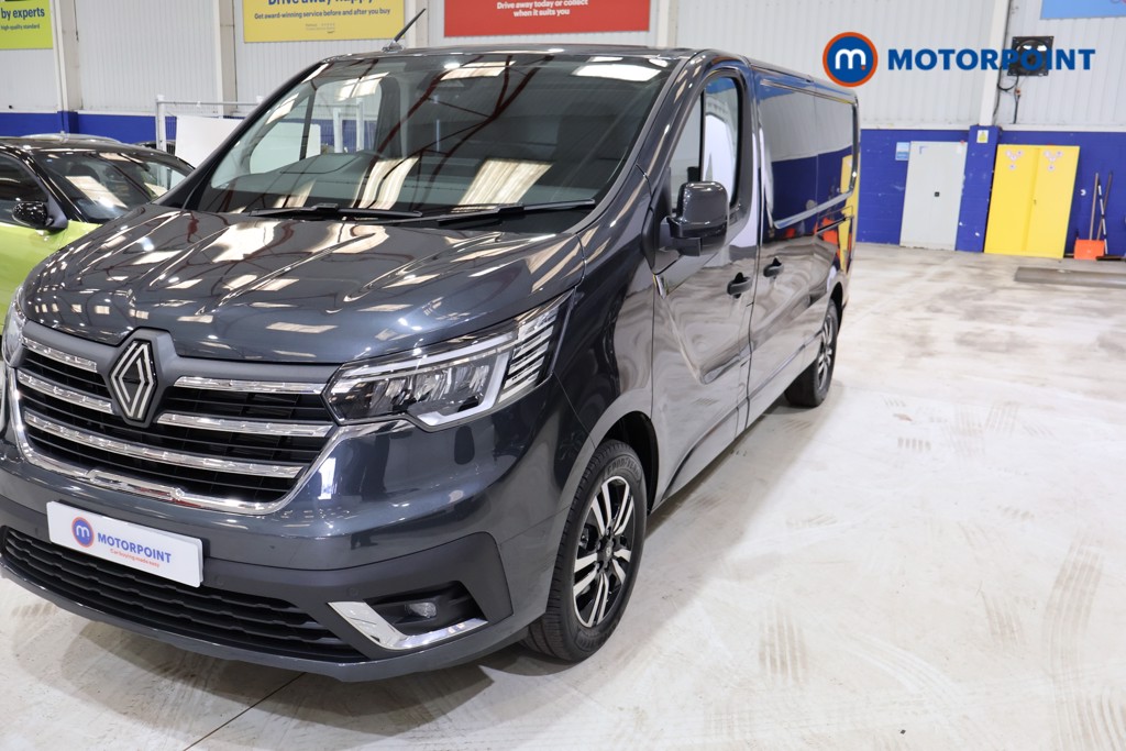 Renault Trafic Extra Sport Manual Diesel Panel Van - Stock Number (1630481) - Passenger side front corner