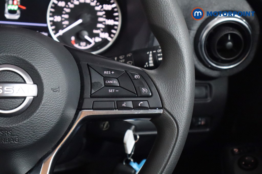 Nissan Juke Acenta Premium Manual Petrol SUV - Stock Number (1628963) - 6th supplementary image