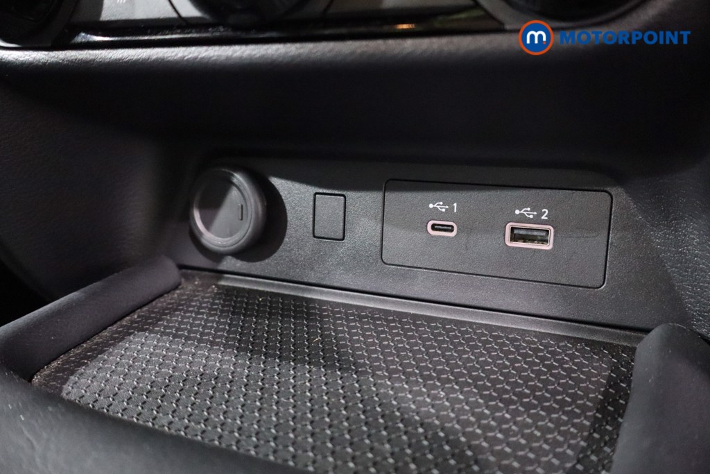 Nissan Juke Acenta Premium Manual Petrol SUV - Stock Number (1628963) - 12th supplementary image