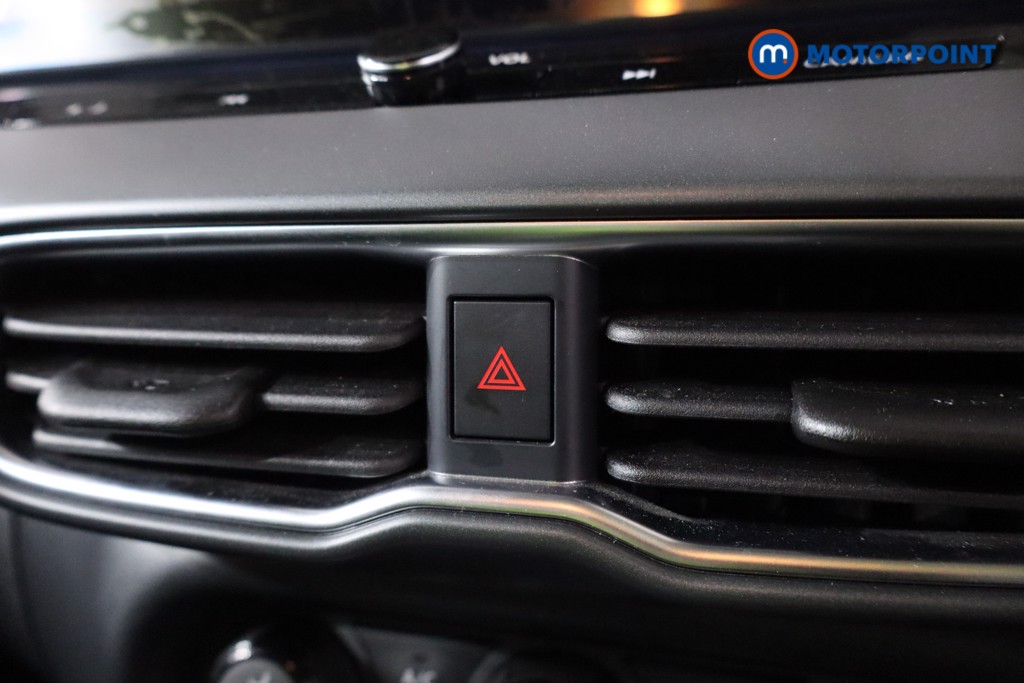 Nissan Juke Acenta Premium Manual Petrol SUV - Stock Number (1628963) - 13th supplementary image