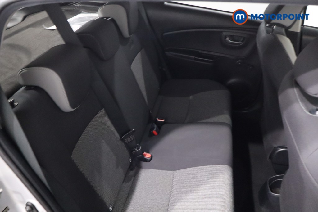 Toyota Yaris Y20 Manual Petrol Hatchback - Stock Number (1629177) - 5th supplementary image
