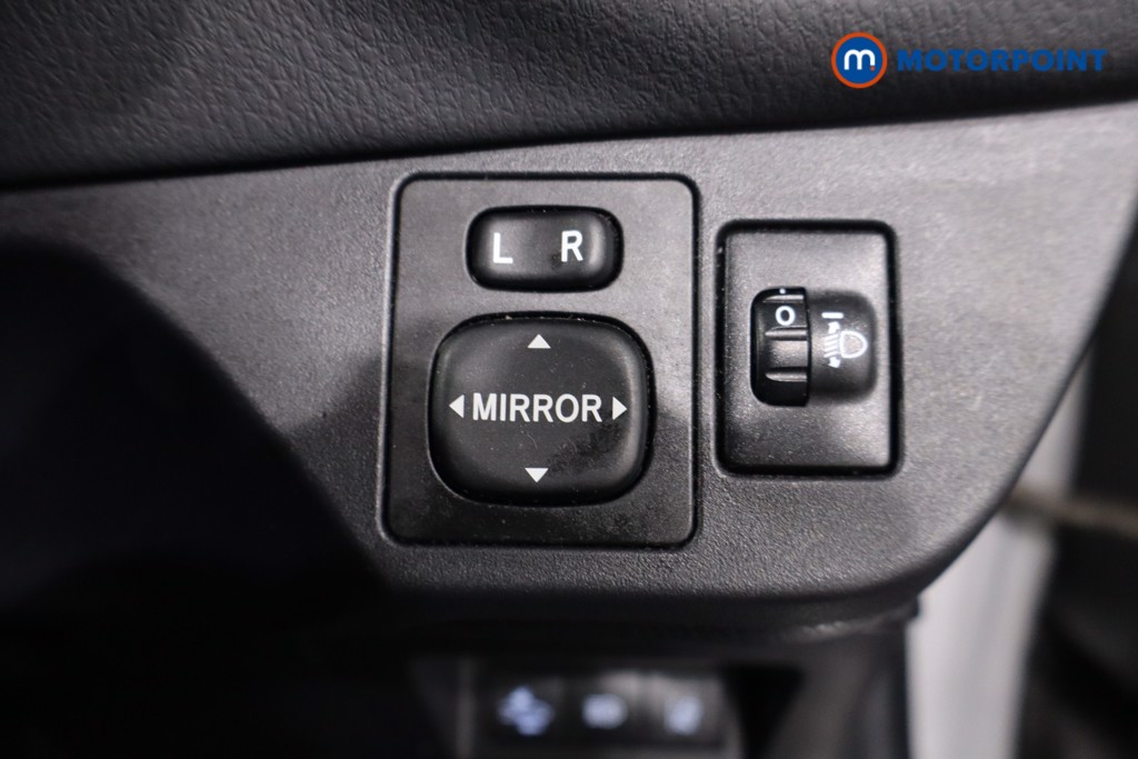 Toyota Yaris Y20 Manual Petrol Hatchback - Stock Number (1629177) - 17th supplementary image