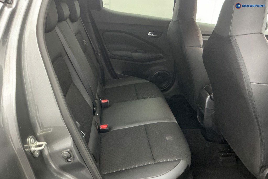 Nissan Juke N-Connecta Automatic Petrol SUV - Stock Number (1586039) - 4th supplementary image