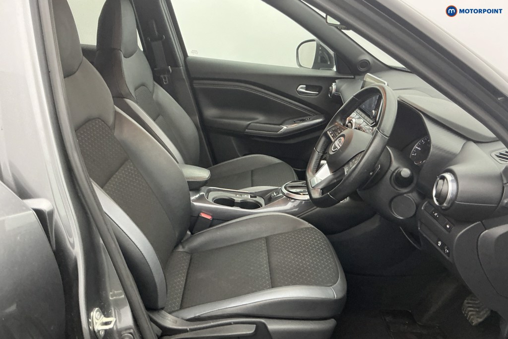 Nissan Juke N-Connecta Automatic Petrol SUV - Stock Number (1586039) - 5th supplementary image