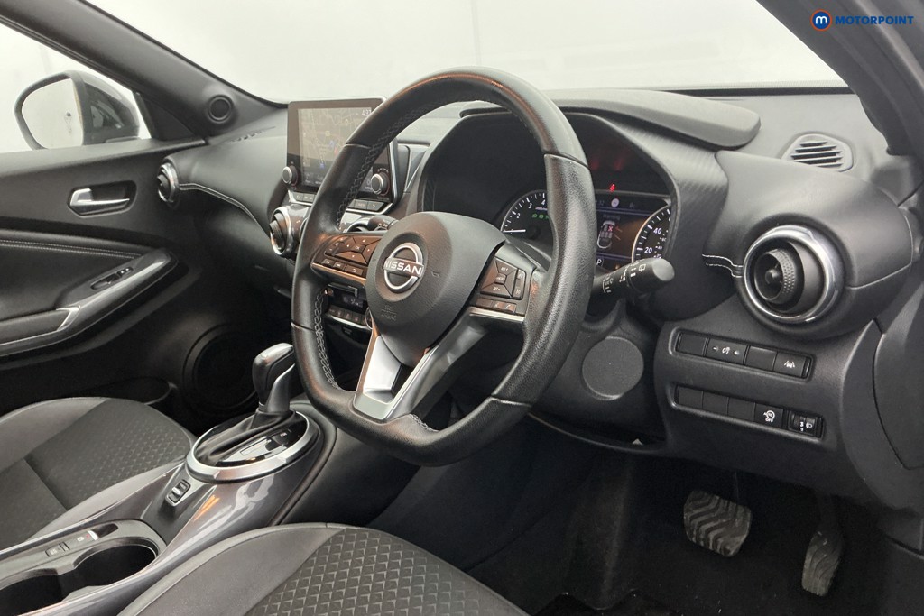 Nissan Juke N-Connecta Automatic Petrol SUV - Stock Number (1586039) - 7th supplementary image