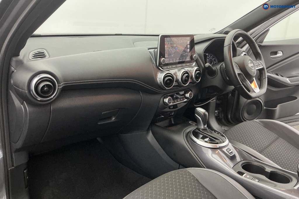 Nissan Juke N-Connecta Automatic Petrol SUV - Stock Number (1586039) - 8th supplementary image