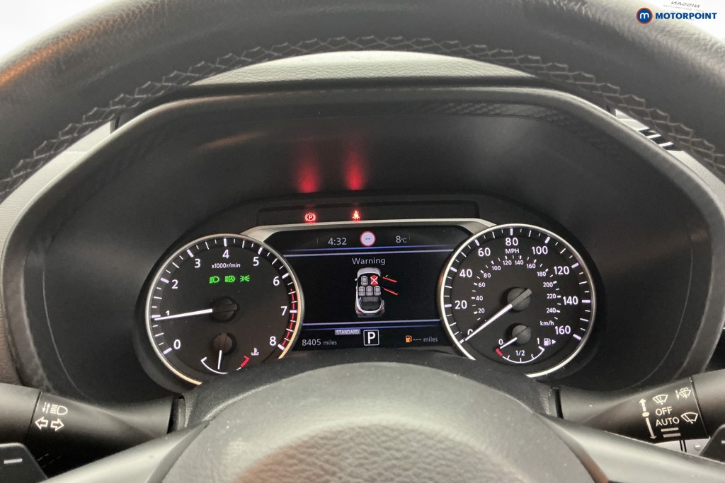 Nissan Juke N-Connecta Automatic Petrol SUV - Stock Number (1586039) - 9th supplementary image
