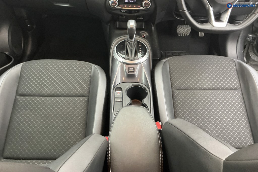 Nissan Juke N-Connecta Automatic Petrol SUV - Stock Number (1586039) - 10th supplementary image