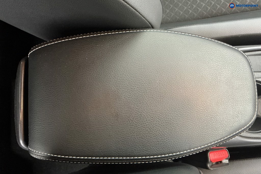 Nissan Juke N-Connecta Automatic Petrol SUV - Stock Number (1586039) - 14th supplementary image