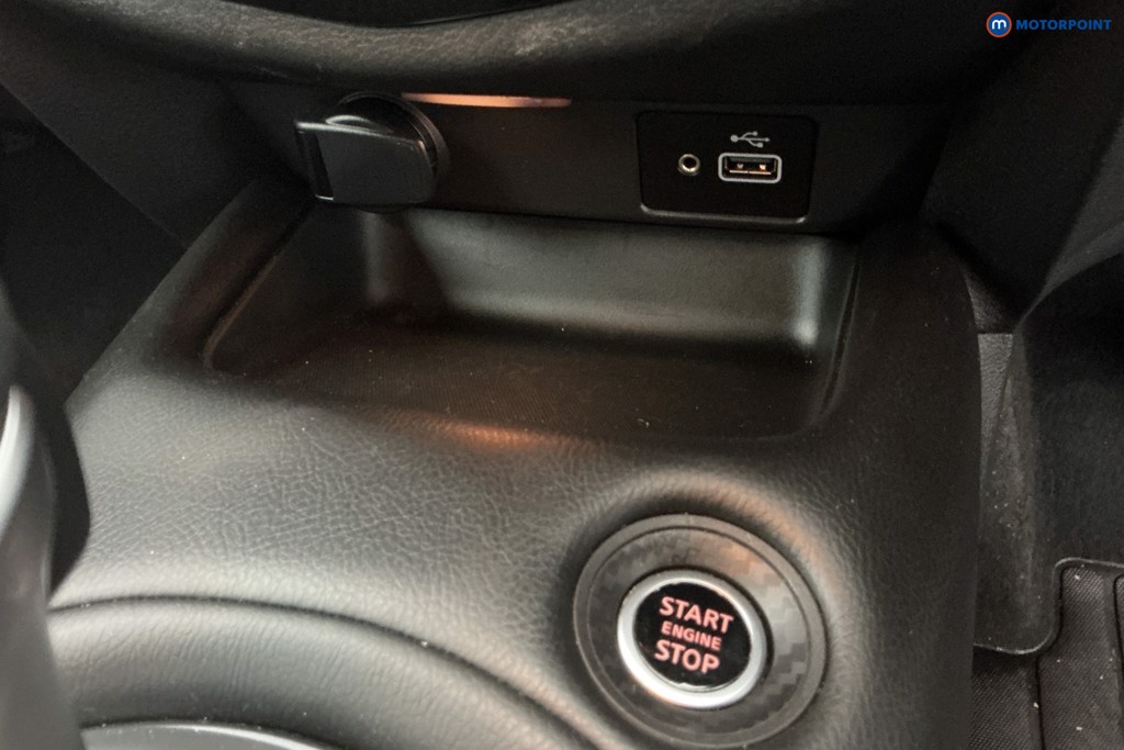 Nissan Juke N-Connecta Automatic Petrol SUV - Stock Number (1586039) - 17th supplementary image