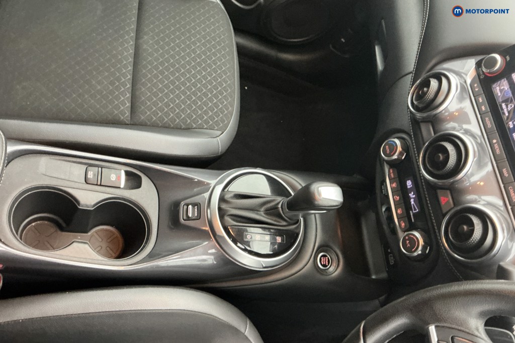 Nissan Juke N-Connecta Automatic Petrol SUV - Stock Number (1586039) - 19th supplementary image
