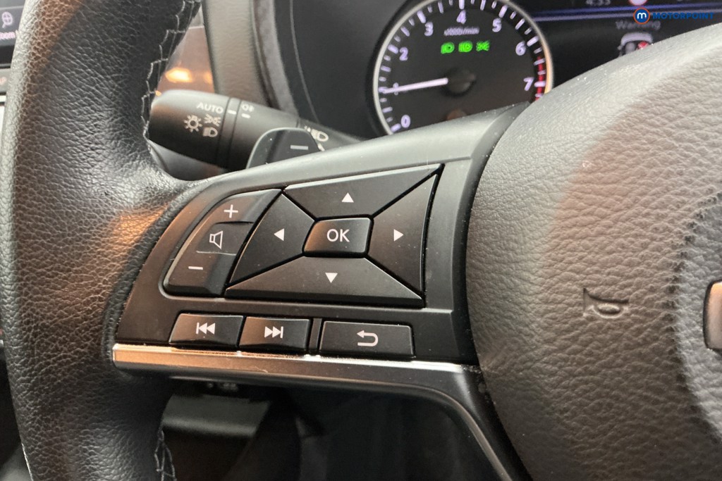 Nissan Juke N-Connecta Automatic Petrol SUV - Stock Number (1586039) - 21st supplementary image