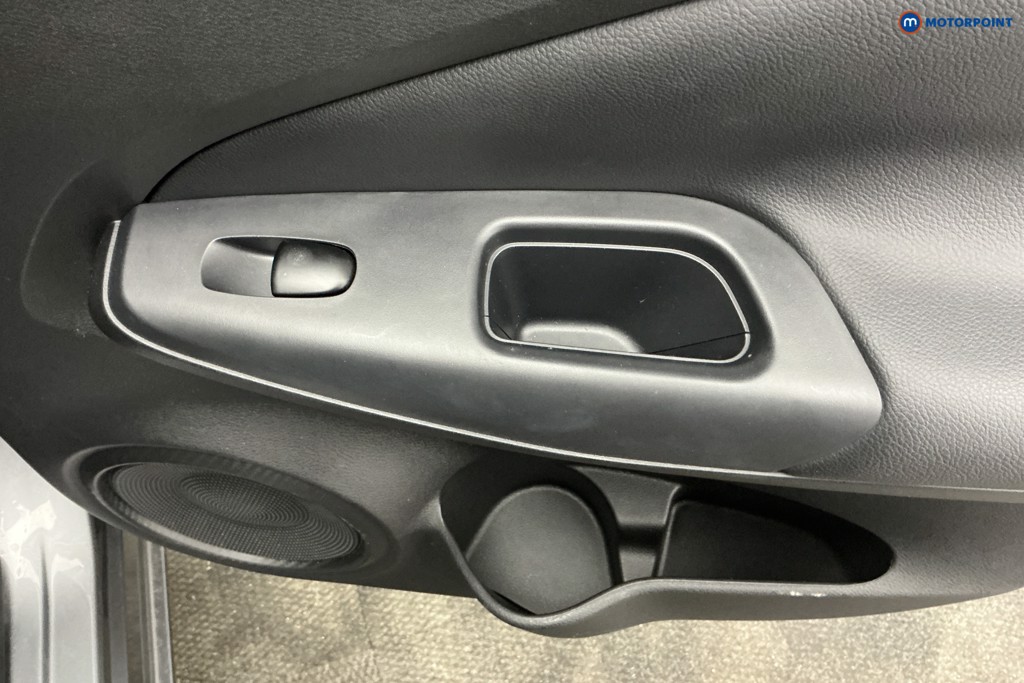 Nissan Juke N-Connecta Automatic Petrol SUV - Stock Number (1586039) - 27th supplementary image