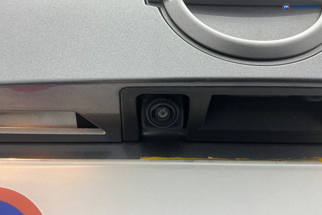 Nissan Juke N-Connecta Automatic Petrol SUV - Stock Number (1586039) - 32nd supplementary image