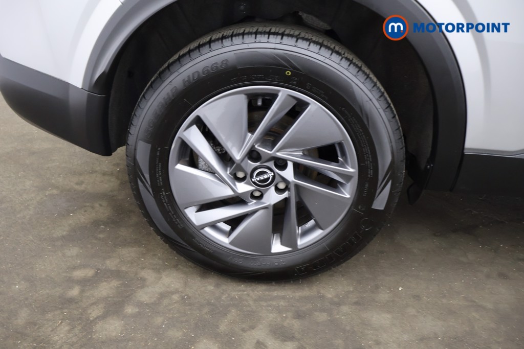 Nissan Qashqai Acenta Premium Manual Petrol SUV - Stock Number (1601346) - 2nd supplementary image