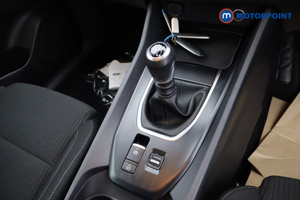 Nissan Qashqai Acenta Premium Manual Petrol SUV - Stock Number (1601346) - 13th supplementary image