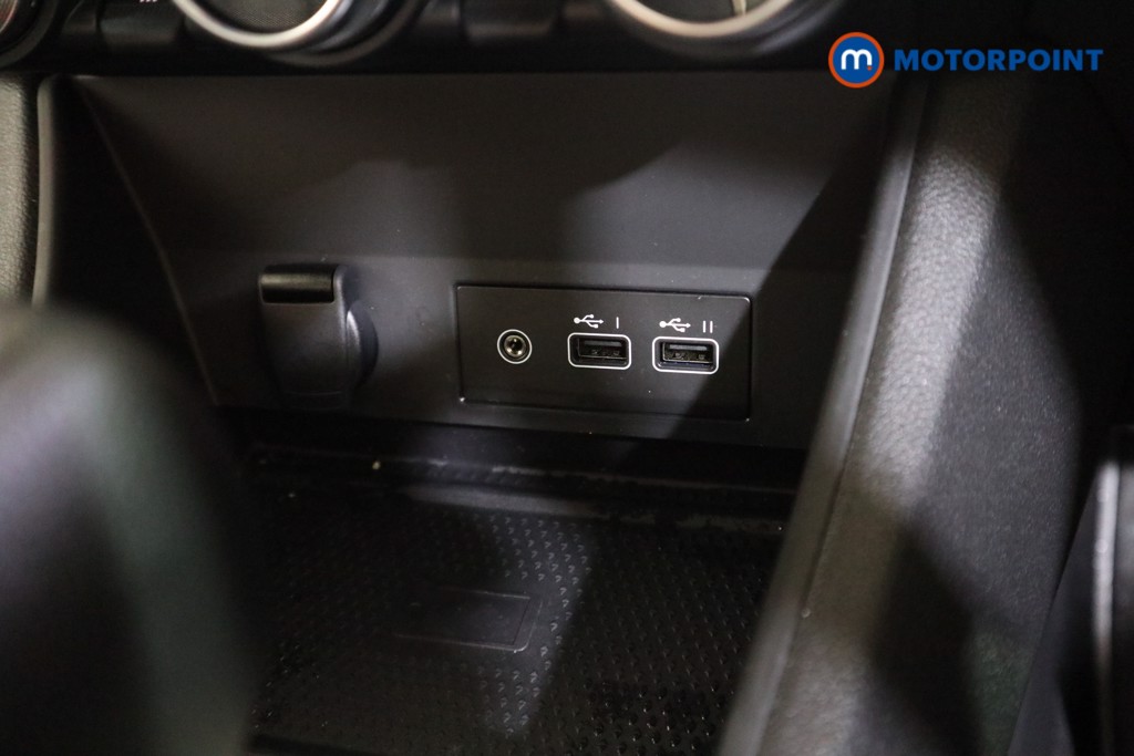 Renault Captur Techno Automatic Petrol-Electric Hybrid SUV - Stock Number (1602460) - 9th supplementary image