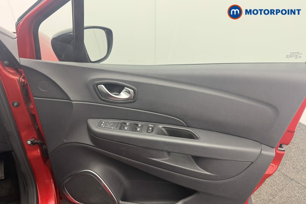 Renault Captur Iconic Manual Petrol SUV - Stock Number (1614537) - 10th supplementary image