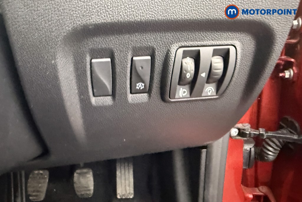 Renault Captur Iconic Manual Petrol SUV - Stock Number (1614537) - 13th supplementary image