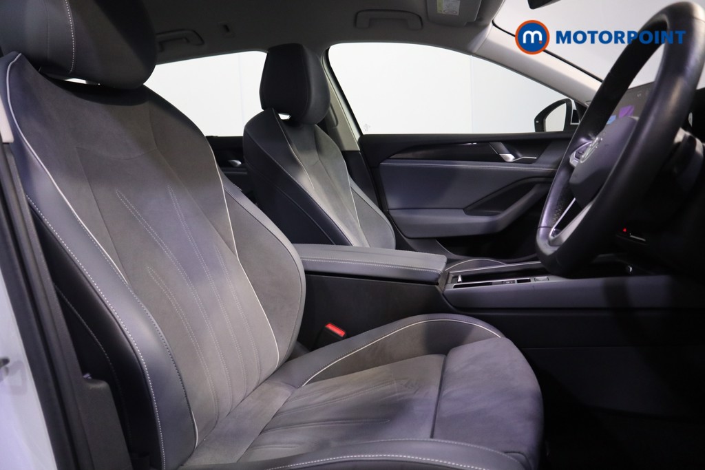 Volkswagen Passat Life Automatic Petrol Plug-In Hybrid Estate - Stock Number (1620882) - 17th supplementary image