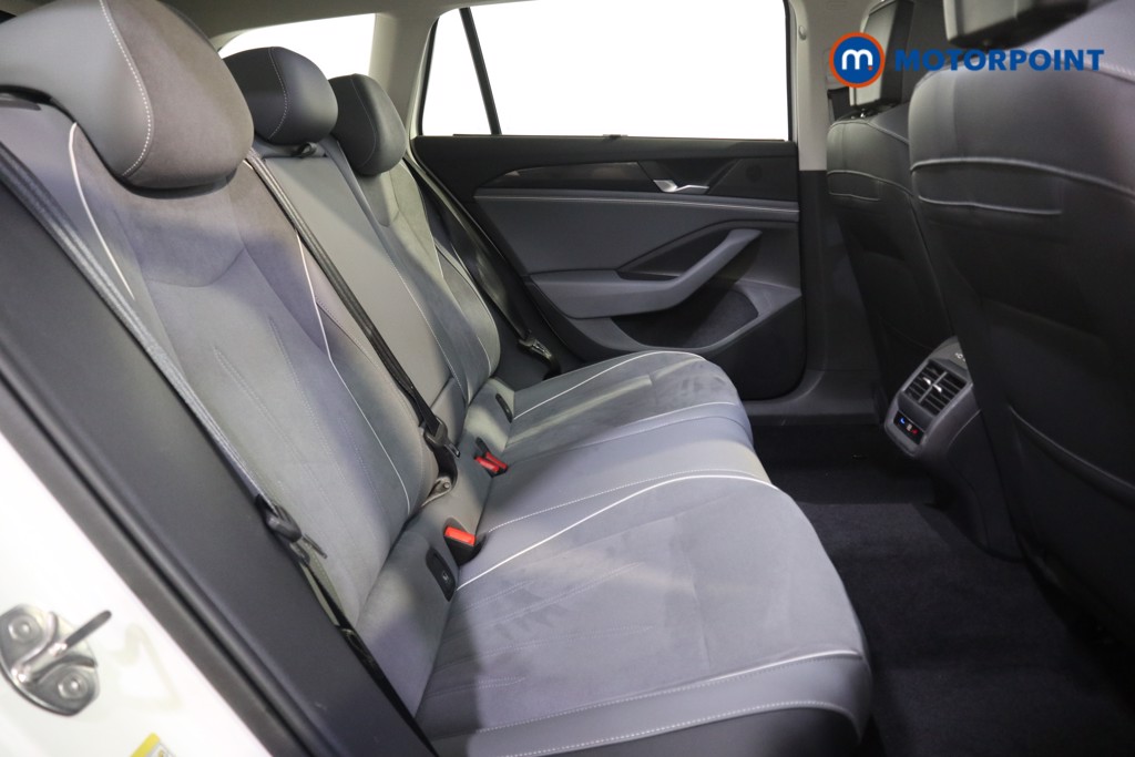 Volkswagen Passat Life Automatic Petrol Plug-In Hybrid Estate - Stock Number (1620882) - 18th supplementary image