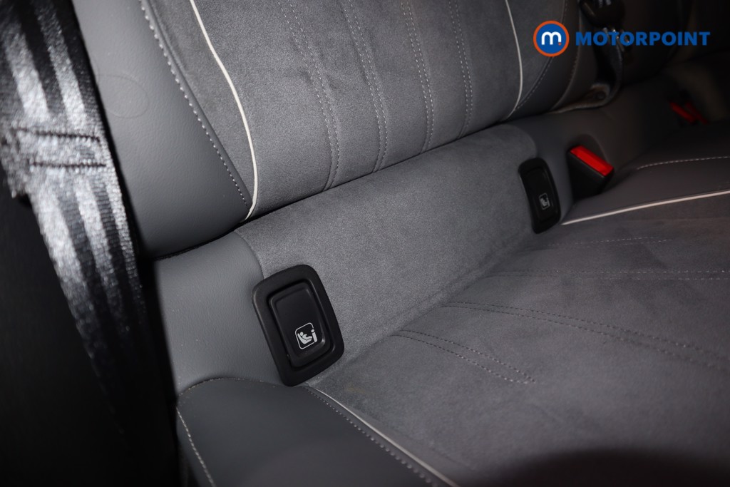 Volkswagen Passat Life Automatic Petrol Plug-In Hybrid Estate - Stock Number (1620882) - 19th supplementary image