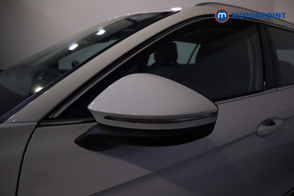 Volkswagen Passat Life Automatic Petrol Plug-In Hybrid Estate - Stock Number (1620882) - 38th supplementary image