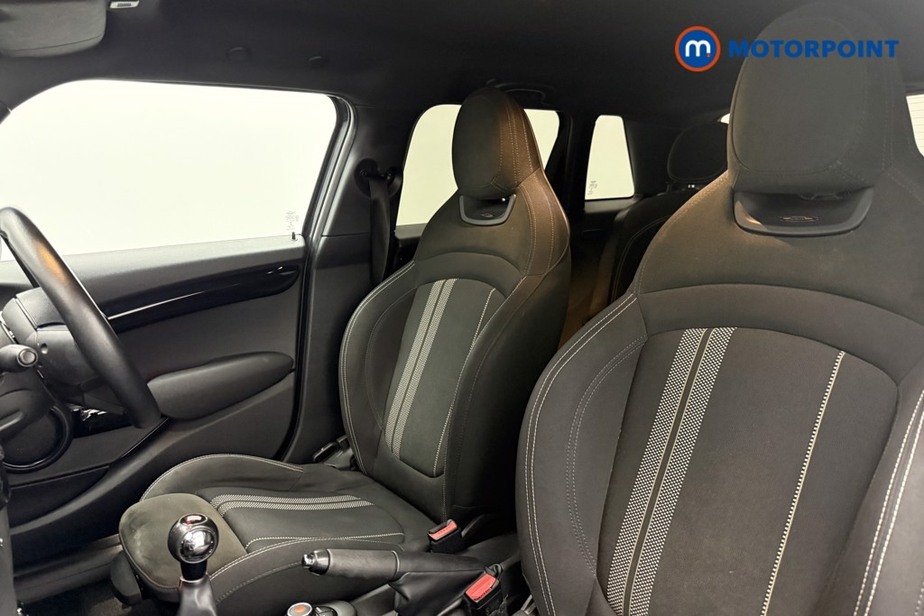 Mini Hatchback Cooper S Sport Manual Petrol Hatchback - Stock Number (1621320) - 4th supplementary image