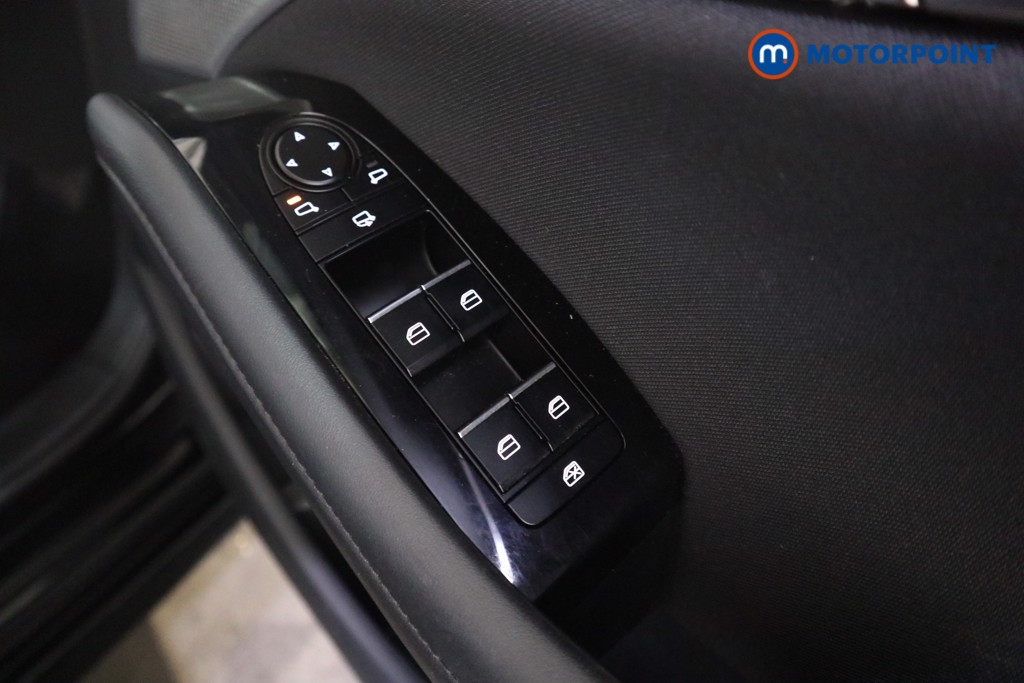 Mazda 3 Exclusive-Line Automatic Petrol Hatchback - Stock Number (1623172) - 15th supplementary image