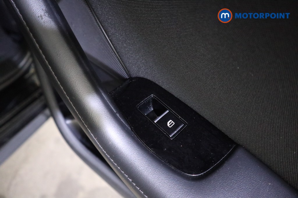 Mazda 3 Exclusive-Line Automatic Petrol Hatchback - Stock Number (1623172) - 19th supplementary image