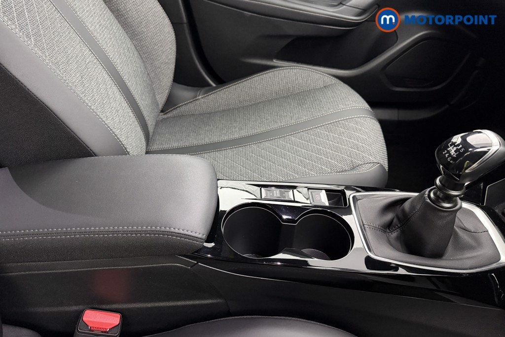 Peugeot 2008 Allure Manual Petrol SUV - Stock Number (1624939) - 15th supplementary image