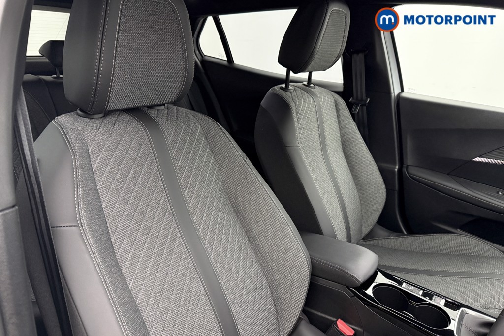 Peugeot 2008 Allure Manual Petrol SUV - Stock Number (1624939) - 16th supplementary image