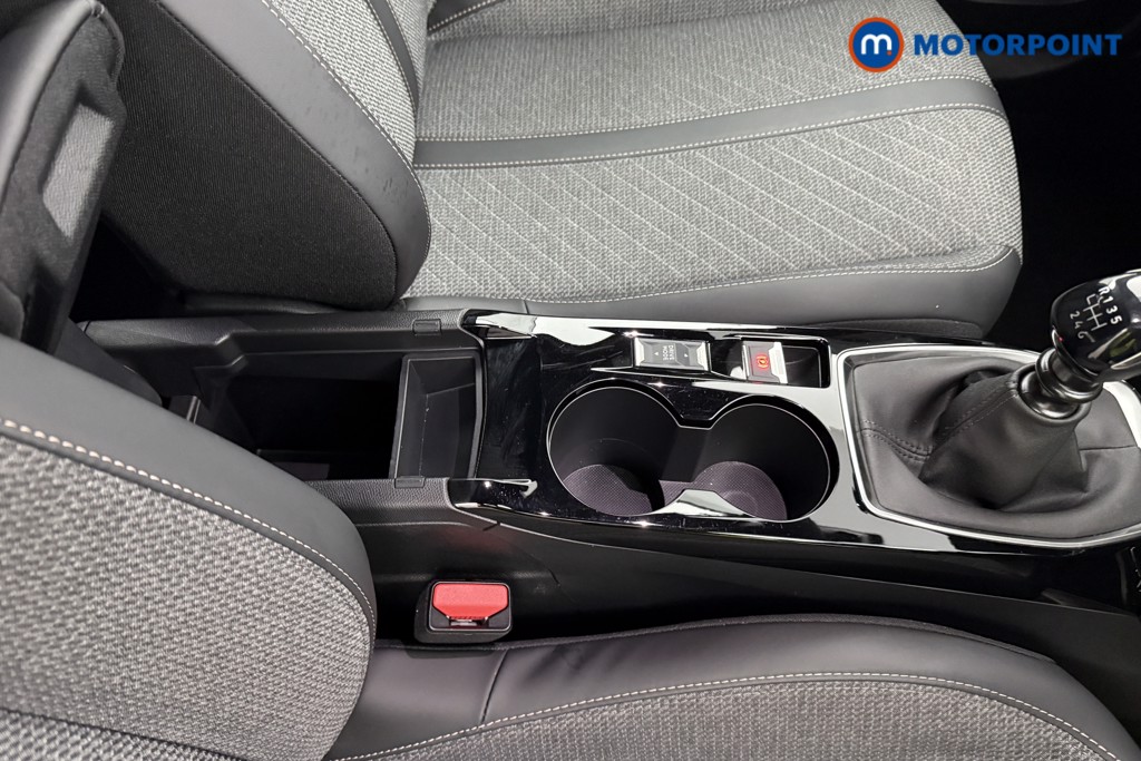 Peugeot 2008 Allure Manual Petrol SUV - Stock Number (1624973) - 14th supplementary image