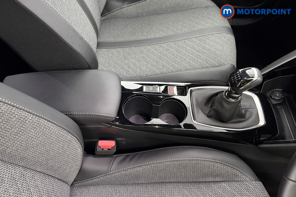 Peugeot 2008 Allure Manual Petrol SUV - Stock Number (1624973) - 15th supplementary image