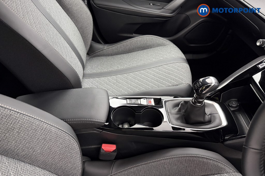 Peugeot 2008 Allure Manual Petrol SUV - Stock Number (1624981) - 18th supplementary image