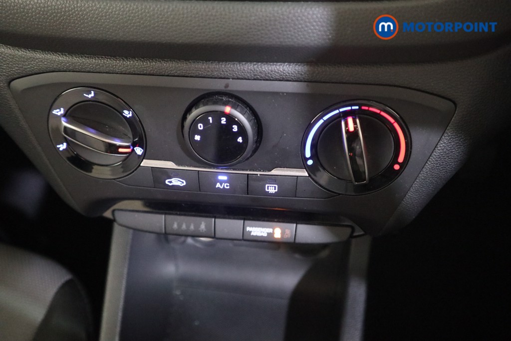 Hyundai I20 Play Manual Petrol Hatchback - Stock Number (1625869) - 7th supplementary image