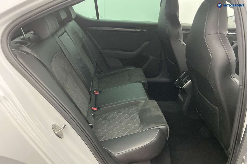 Skoda Superb Sport Line Plus Automatic Petrol Hatchback - Stock Number (1626107) - 4th supplementary image