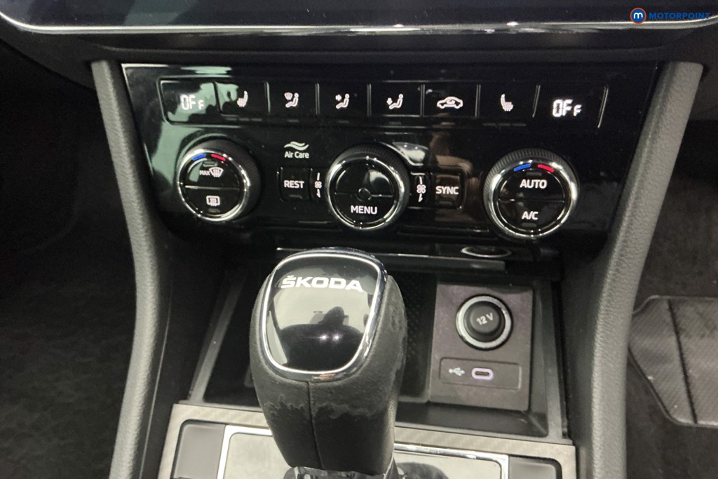 Skoda Superb Sport Line Plus Automatic Petrol Hatchback - Stock Number (1626107) - 19th supplementary image